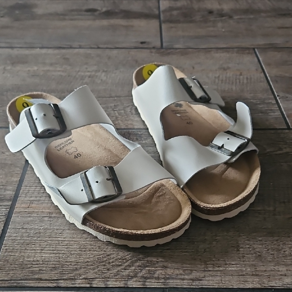 Leather Double Strap Sandals with Buckles, sz 9